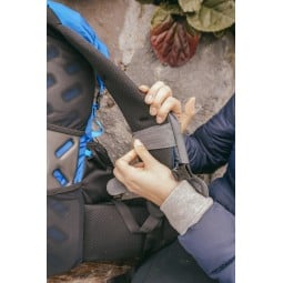 ein Befestigungsflügel der Gossamer Gear Shoulder Strap Pocket montiert