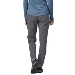 Rückansicht Patagonia Quandary Pants Damen Outdoor Bekleidung Forge Grey