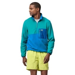 Patagonia Microdini 1/2-Zip Fleece Pullover Vessel Blue getragen von einem 190 cm großen Model in Größe M
