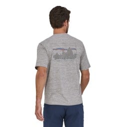 Rückseite Patagonia Capilene Cool Daily Graphic Shirt in '73 Skyline: Feather Grey