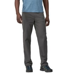 Patagonia Quandary Pants getragen von einem 188 cm großem Model in 32