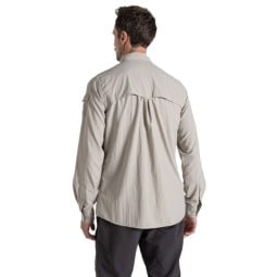 Craghoppers NosiLife Adventure Langarmshirt III Parchment von Model getragen Rückansicht