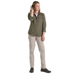 Craghoppers NosiLife Pro Convertible II Hose Damen mit langen Hosenbeinen getragen