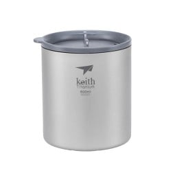Keith Titanium Thermobecher mit aufgesetztem Trinkdeckel