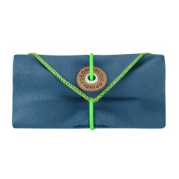 Opinel Picnic Plus Set 4tlg wird von einem kleinen leichten Tuch zusammengehalten