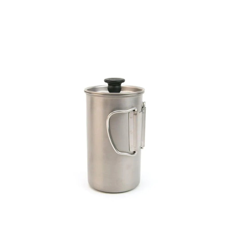Snow Peak Titanium French Press mit eingeklappten Henkeln Snow Peak Titanium French Press mit eingeklappten Henkeln