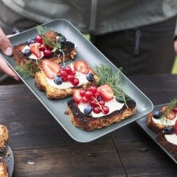 Light My Fire Platter Camping Teller Medium im Einsatz