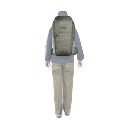 Tatonka EDC Pack 30 BC Tagesrucksack von Model getragen