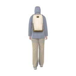 Tatonka City Pack 20 Tagesrucksack Brown Rice Curve getragen