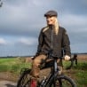 Steinkauz Pedalist Damen Fahrradjacke im Einsatz