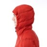 Montbell Superior Down Parka mit aufgesetzter Kapuze, beispielhaft in Rot