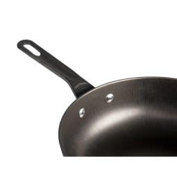 Vernietung innen in der GSI Guidecast Deep Frypan