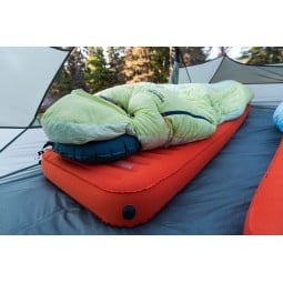 Therm-A-Rest NeoLoft™ Isomatte im Einsatz mit Schlafsack