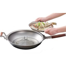 Keith Titanium Steam Rack Dampfgargestell Small Ti8731 in einer Pfanne eingesetzt