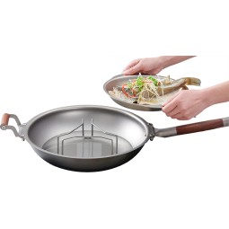 Keith Titanium Steam Rack Dampfgargestell Large Ti8732 in Pfanne eingesetzt
