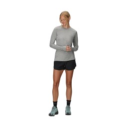 Outdoor Research ActiveIce Spectrum Sun Long Sleeve Damen von Model getragen