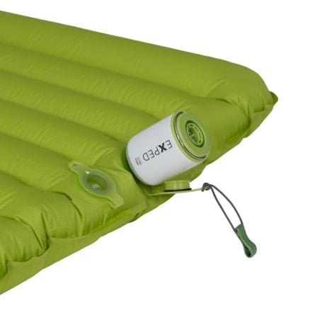 Exped Ultra Pump bei einer Exped Isomtate im Einsatz