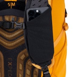 Exped Skyline 45 Rucksack mit kleiner elastischer Tasche an einem der Schultergurte