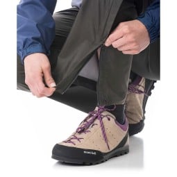 Montbell Thunder Pass Pants Regenhose Damen Gunmetal mit Reißverschlussöffnung