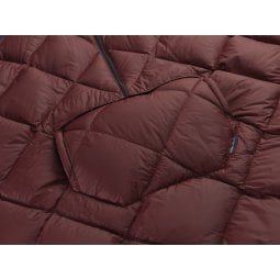 Therm-a-Rest Honcho Poncho Down Burgundy mit bequemer Tasche vorne