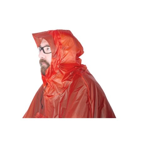 Verstärkte Kapuze am Exped Bike + Hike Poncho