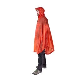 Exped Bike + Hike Poncho beim Wandern im Einsatz