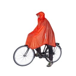 Exped Bike + Hike Poncho UL auf dem Fahrrad im Einsatz