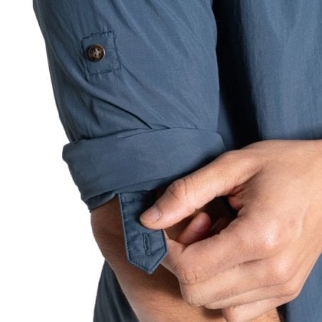 Befestigungslasche am Craghoppers NosiLife Nuoro Langarmshirt II Blue Stone Reisehemd