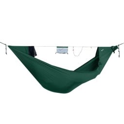 Ticket To The Moon Lightest Pro Hammock Forest Green - aufgebaut und mit geöffneten Moskitonetz