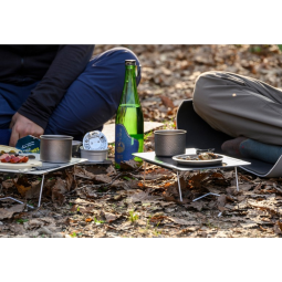 Evernew Titanium GubiGubi Cup bei einem Picknick im Einsatz