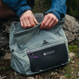 Gossamer Gear Piku Sling mit Rolltop und integriertem Magnetverschluss