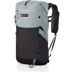 Gossamer Gear Grit 28 Fastpack Tagesrucksack von vorne betrachtet