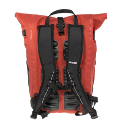 ORTLIEB Vario Plus 26L Tagesrucksack Dark Chili mit Fahrradhalterung QL 2.2