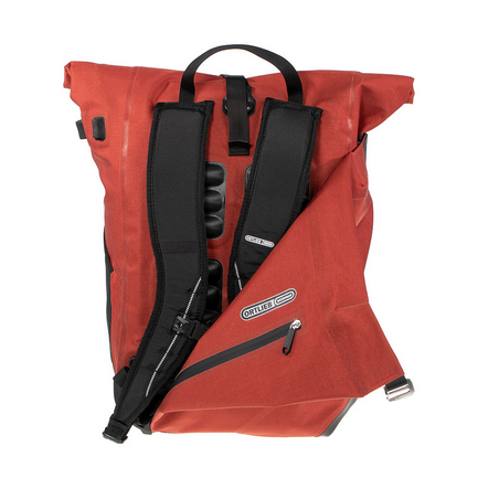 ORTLIEB Vario Plus 26L Tagesrucksack Dark Chili mit Abdeckung für das Tragesystem