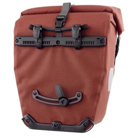 Rückseite ORTLIEB Back-Roller Plus Dark Chili mit QL 2.2 System