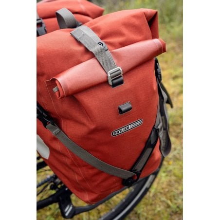 ORTLIEB Back-Roller Plus Dark Chili im Einsatz