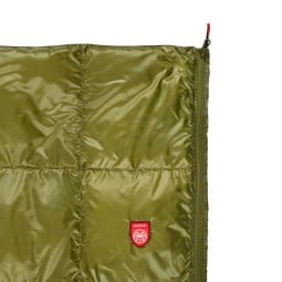 Pajak Quest Blanket Light Daunendecke Oliv Detailansicht Reißverschluss und Logo