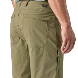 Rückansicht Patagonia Quandary Shorts Tent Green mit weiteren Taschen