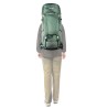 Tatonka Yukon 50+10 Rucksack zum Größenvergleich von Model getragen