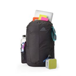 Gregory Retna 28 Tagesrucksack in schwarz beispielhaft mit Equipment abgebildet