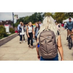 Gregory Retna 28 Tagesrucksack Mirage Tan ideal für den Stadtbummel