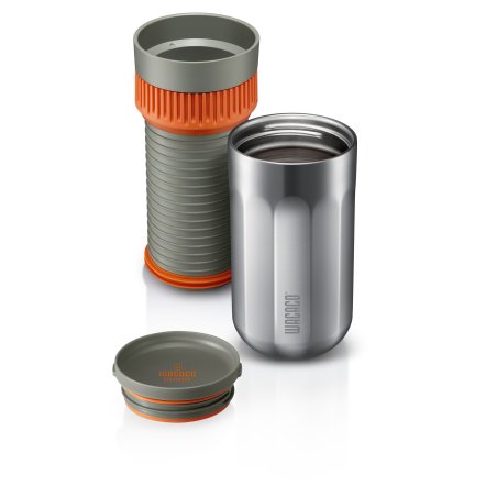 Wacaco Pipamoka Coffee Maker mit Schraubeinsatz und Deckel daneben