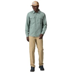Patagonia Long-Sleeved Self Guided Sun Shirt TMBL beispielhaft mit komplettem Outfit präsentiert