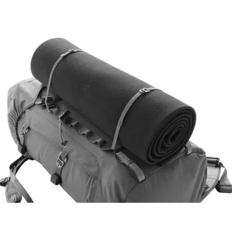 Exped Accessory Strap Ultral beispielhaft im Einsatz zur Befestigung einer Isomatte