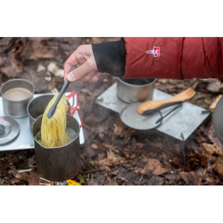 Evernew Ti UL Pasta Pot M 1000 mit Pasta im Einsatz