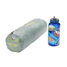 Big Agnes Tiger Wall UL 3 Zelt Packmaß verglichen mit einer Trinkflasche