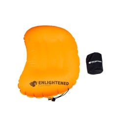 Enlightened Equipment Cloud 9 UL Pillow und Packsack nebeneinander