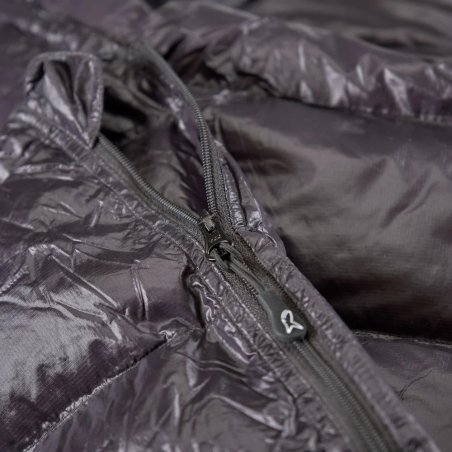 Detailansicht Reißverschluss am Lowland Ultra Compact Mummy Daunenschlafsack