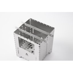 Bushcraft Essentials Bushbox XXL+ mit oben aufgesetzten Topfauflagen