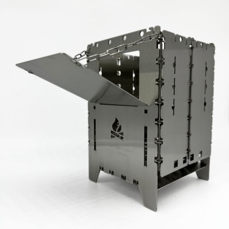 Bushcraft Essentials Holzrutsche Bushbox XL mit steilerem Winkel eingebaut